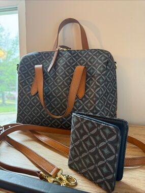 Fossil Patterned Tote with Brown Trim and Wallet